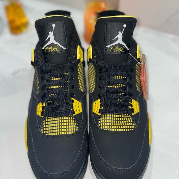 Jordan 4 thunder - Picture 3 of 7